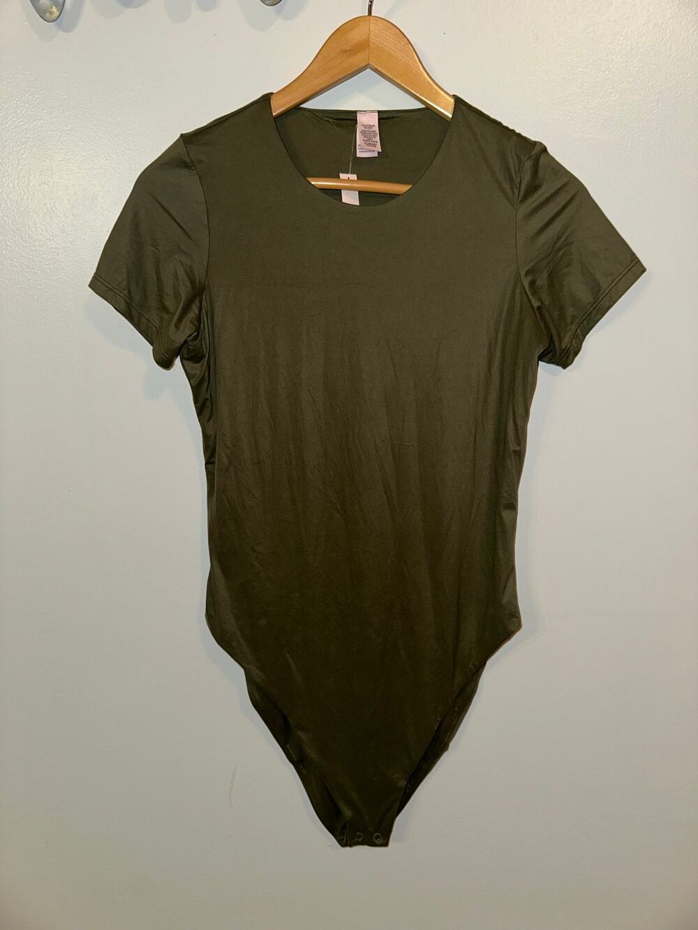 NWT Victoriaโs Secret Bodysuit XL Olive Green Short Sleeve